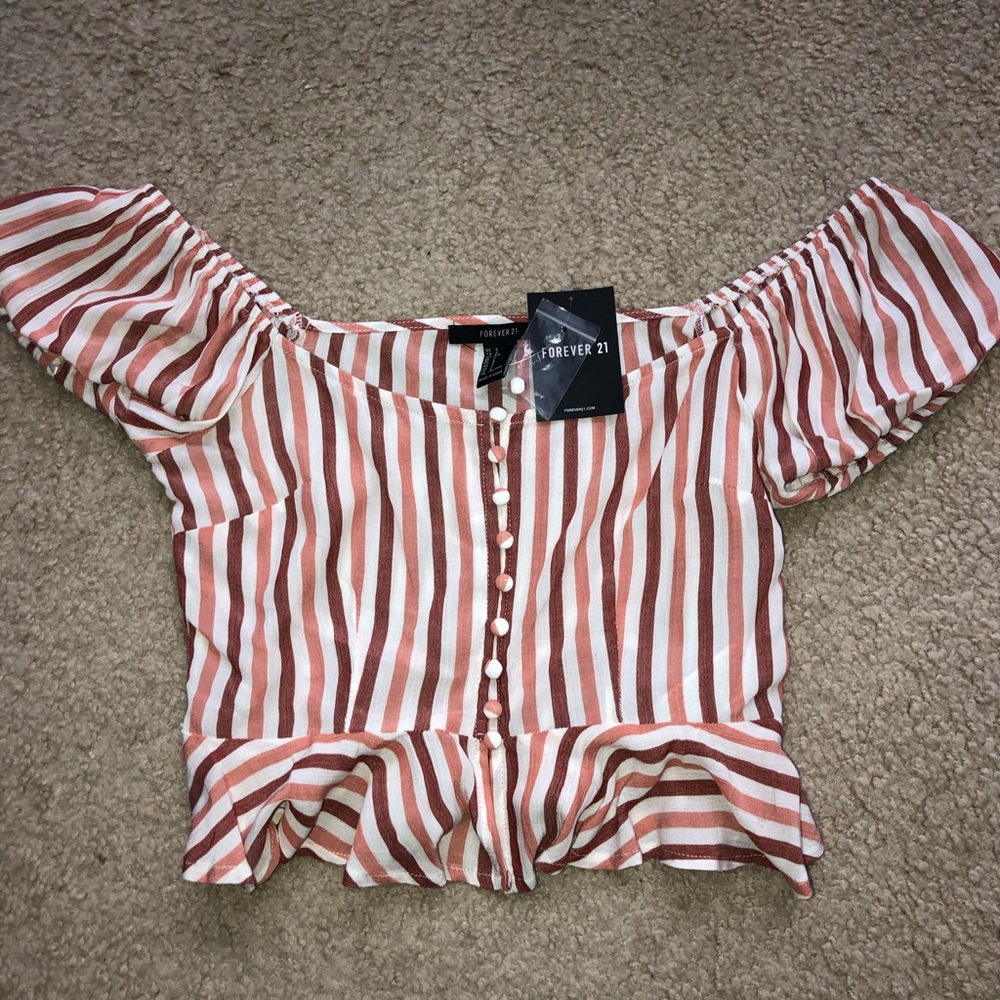 NWT!!!! Striped cropped button down top!
